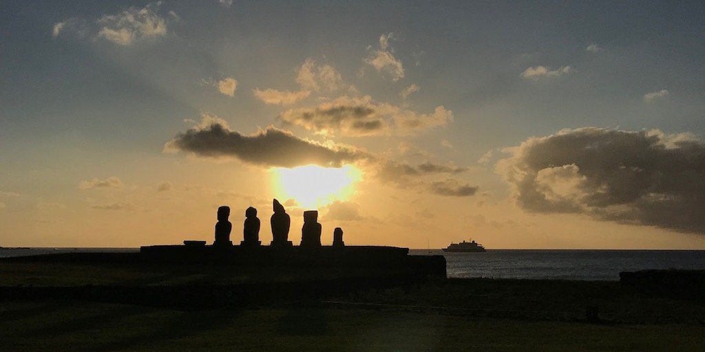 'Rapa Nui Inspiration: An Unexpected Way to Tahai ' travelogue on sustainable travel blog Teja on the Horizon | slow travel stories | Easter Island statues | moai at Tahai Archaelogical Complex | Isla de Pascua, Chilean Polynesia